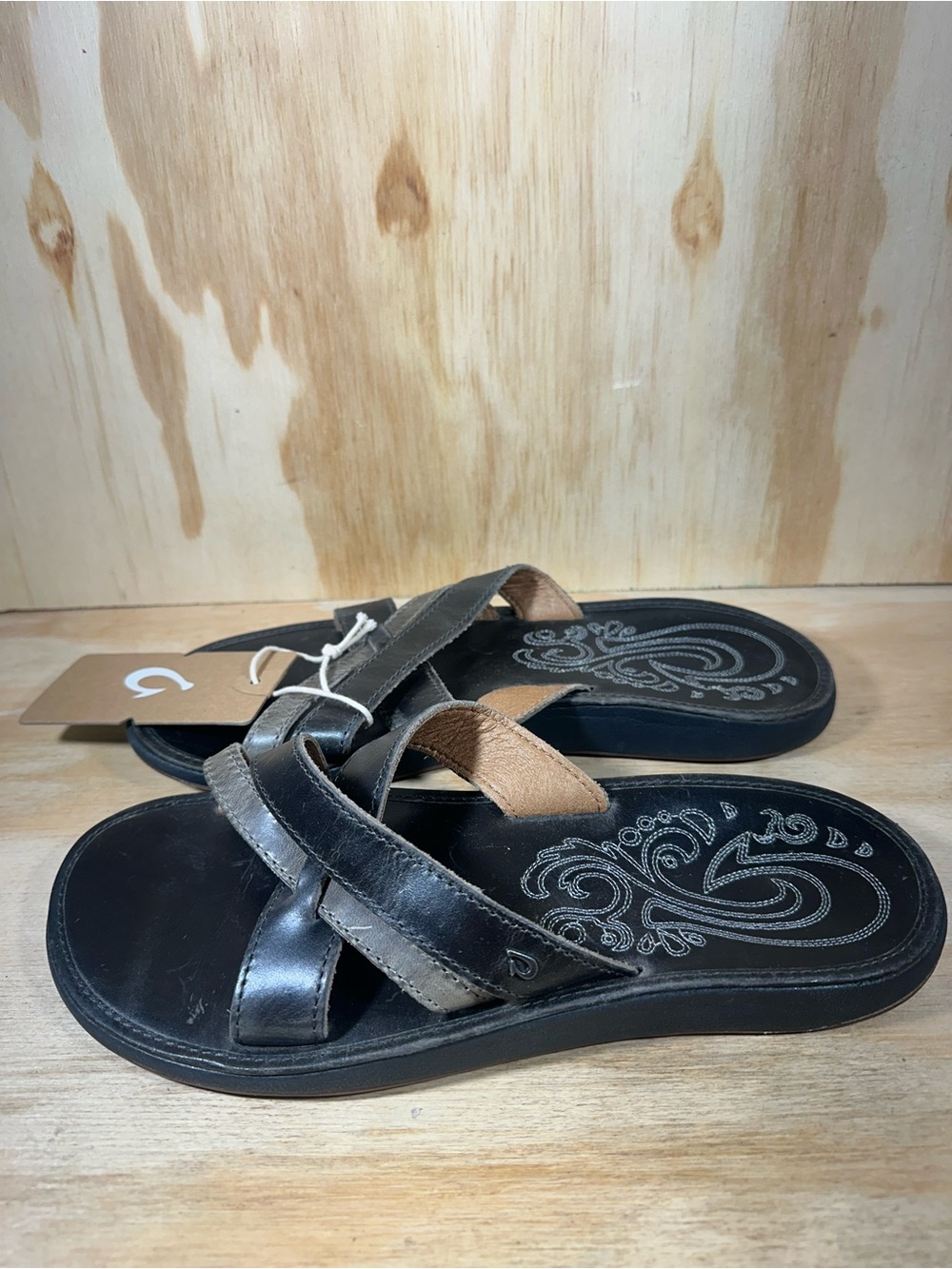 Olukai Paniolo Leather Cross-Strap Sandals Women’s Size 9
